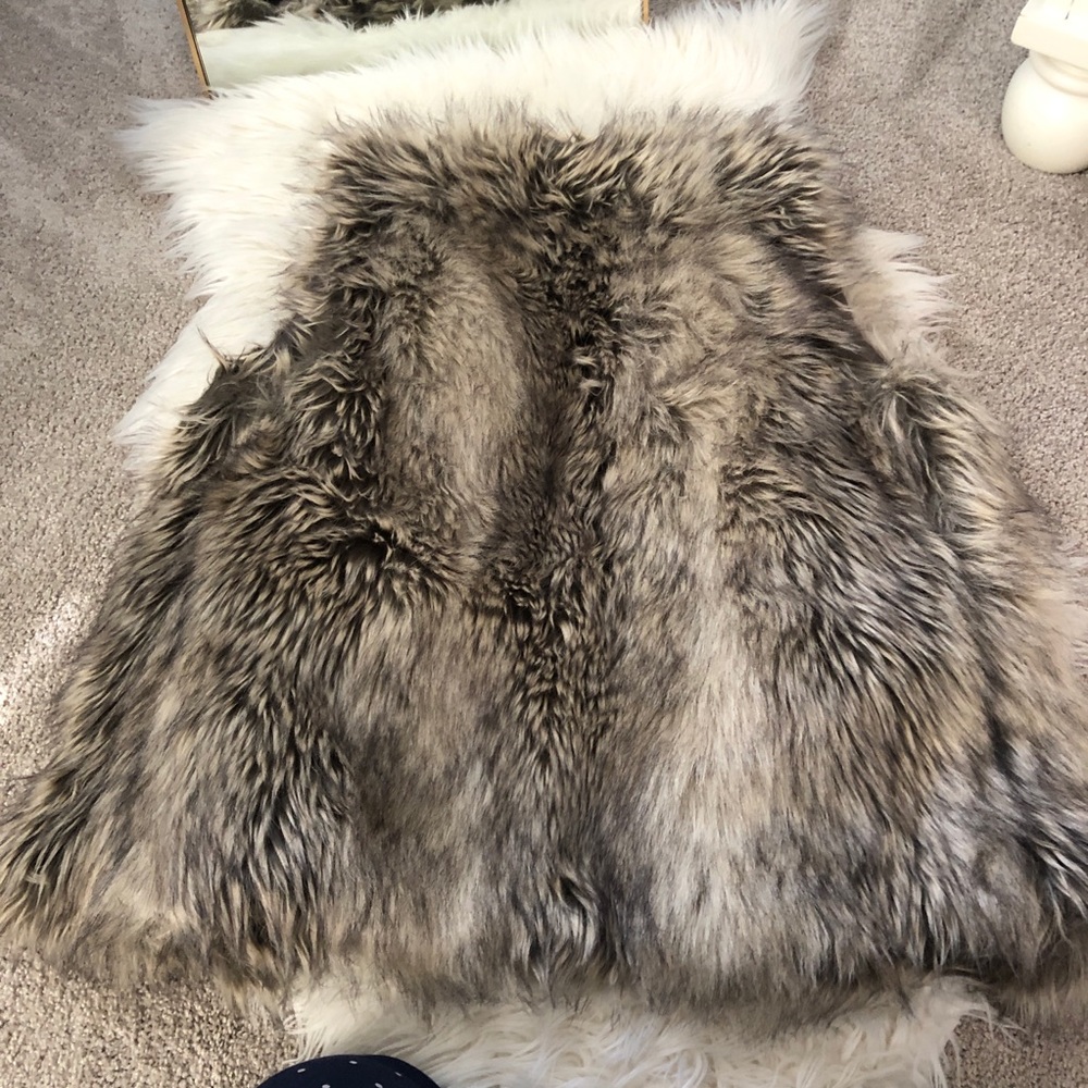 Fur vest - Picture 4 of 4